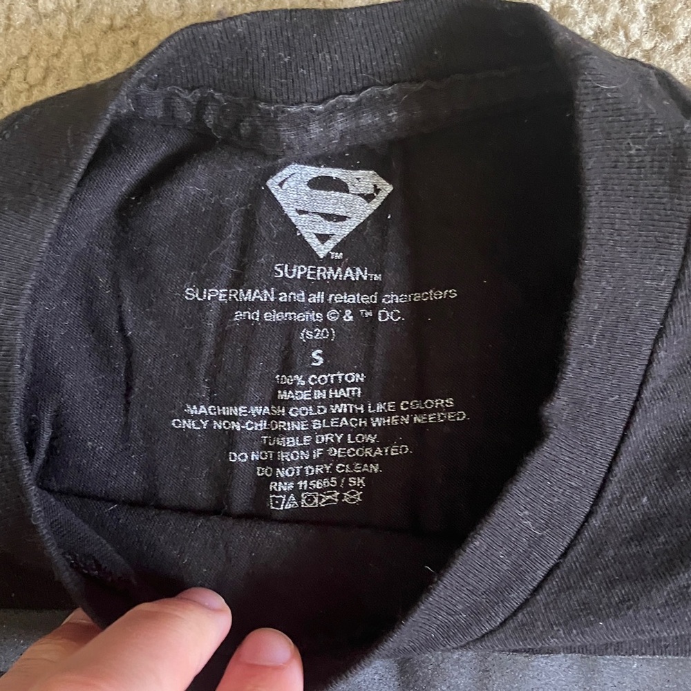 DC Black Superman Logo Short Sleeve Tee - Picture 2 of 3